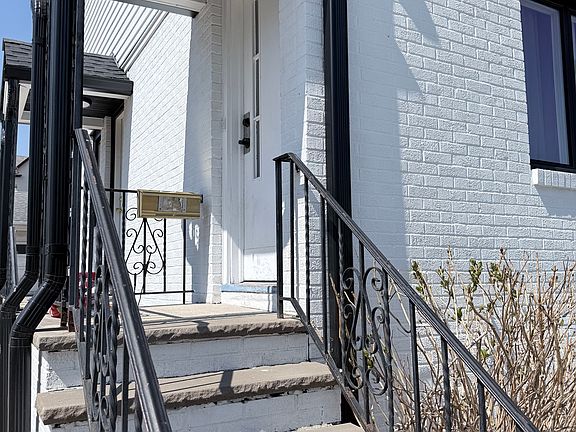 2nd image of 71 Spring St #2