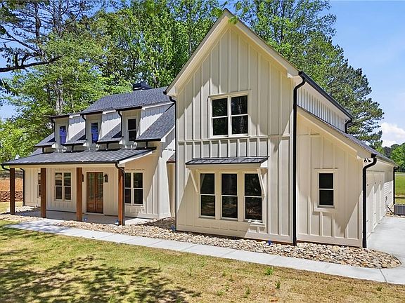 4th image of 2606 Lower Bethany Rd