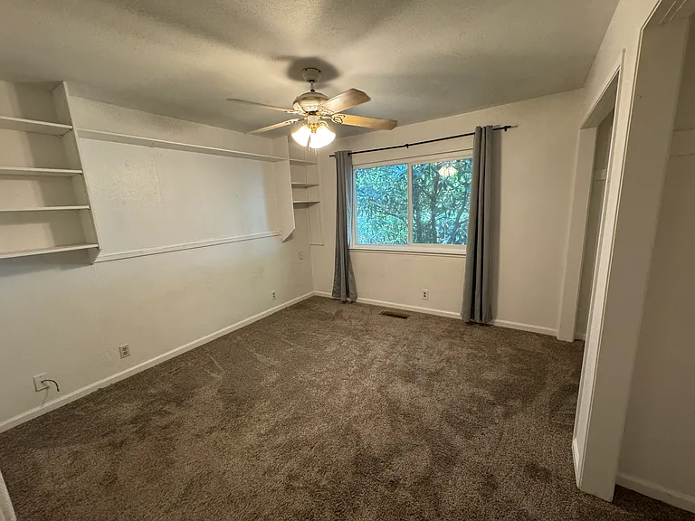 1022 Linden St #2 — Photo 8