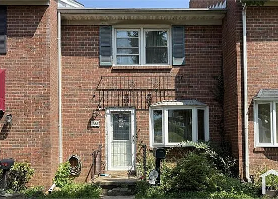 1158 Pelham Wood Rd — Photo 1