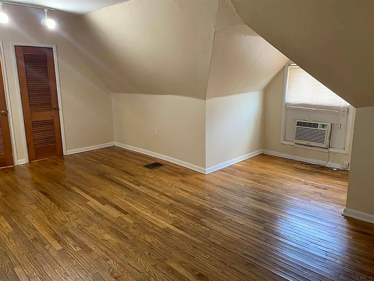 423 S Fess Ave — Photo 14
