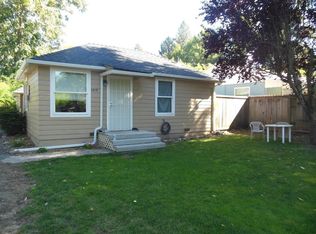 1219 River Ln, Grants Pass, OR