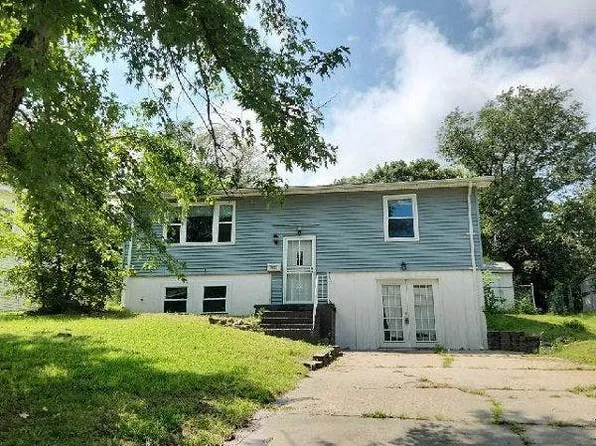 1320 Rockwell Dr, Junction City, KS 66441