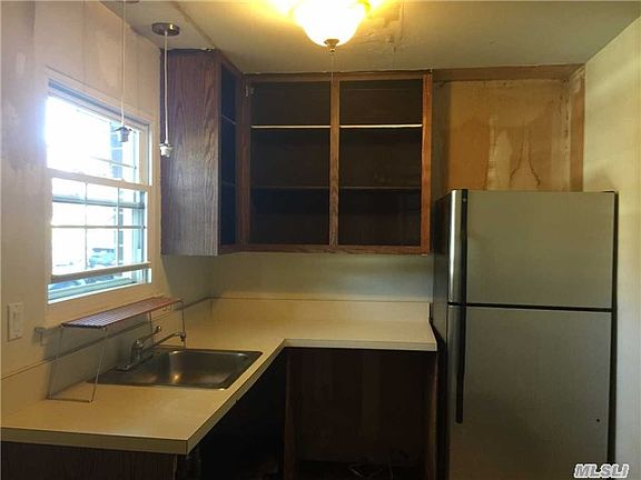 3rd image of 3610 Wilshire Ln