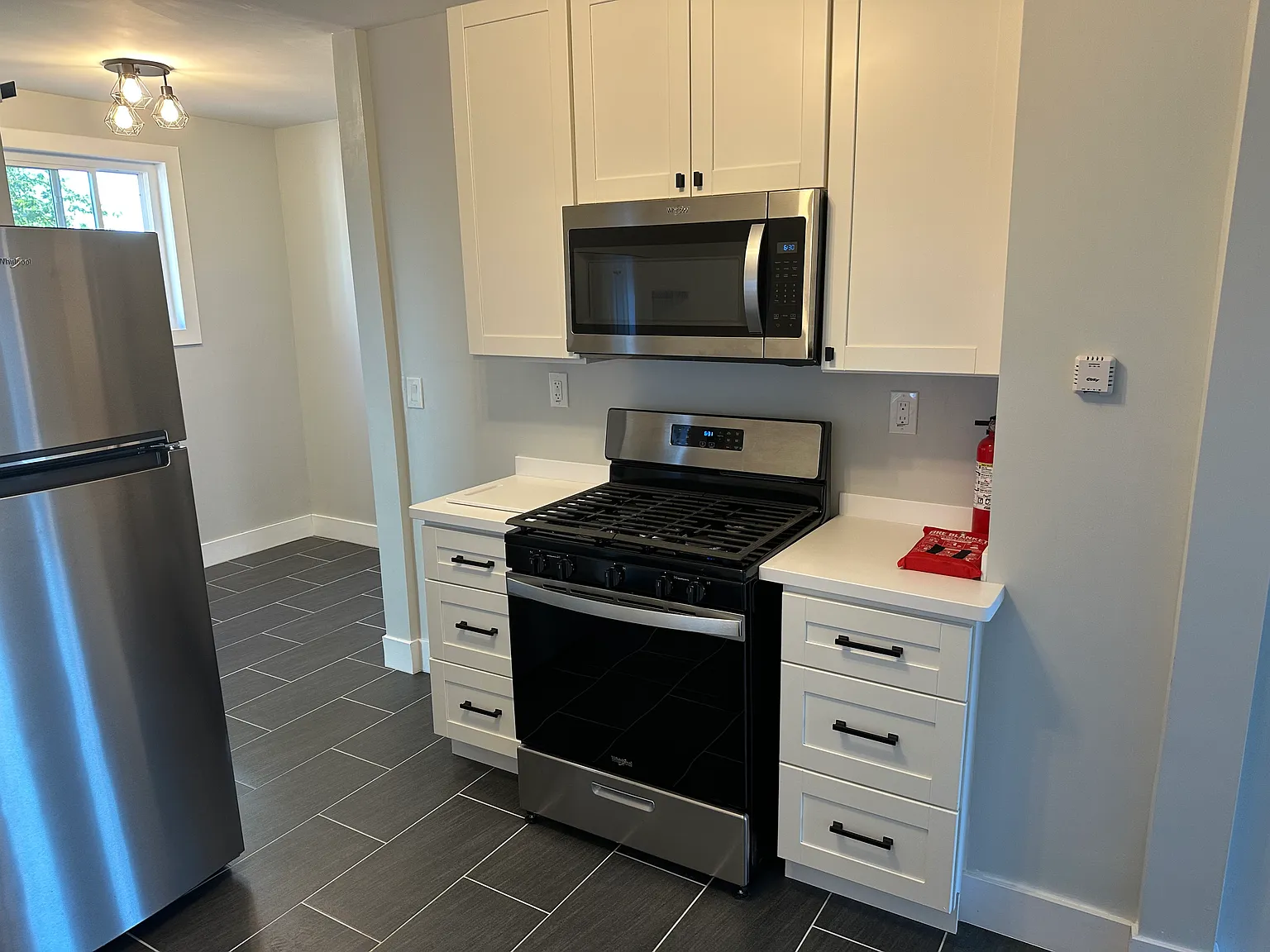 1 bed, 800 sqft, $1,150 — Photo 2