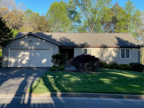 395 Knollwood Dr, Rocky Mount, VA 24151