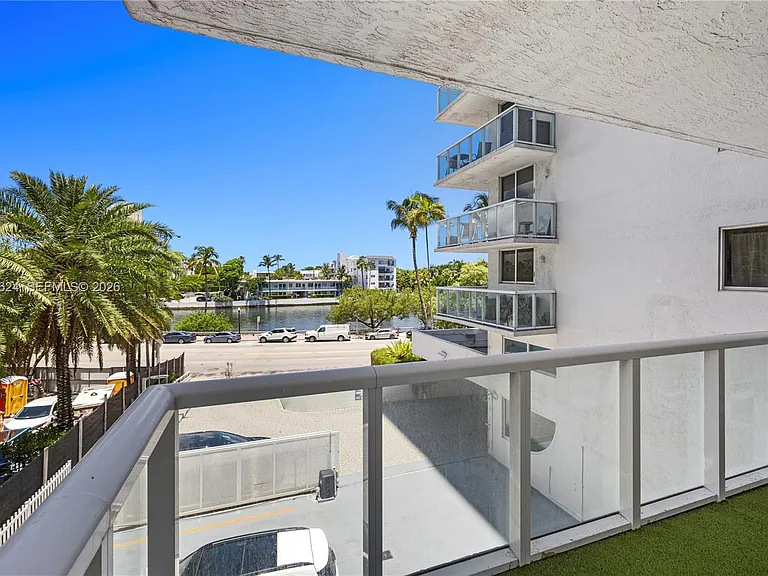 2457 Collins Ave #307 — Photo 16