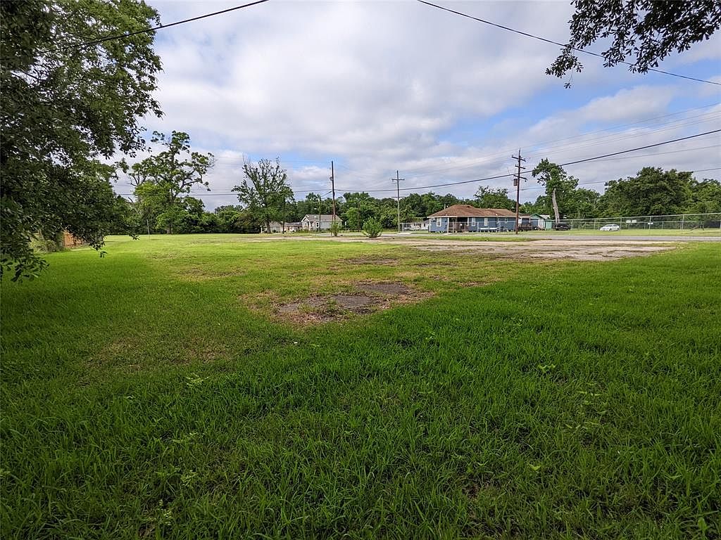 3095 Pine St Beaumont TX 77703 MLS 85192065 Zillow