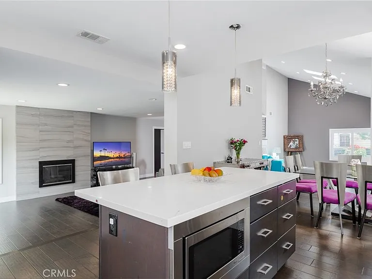 13014 Espinheira Dr — Photo 6