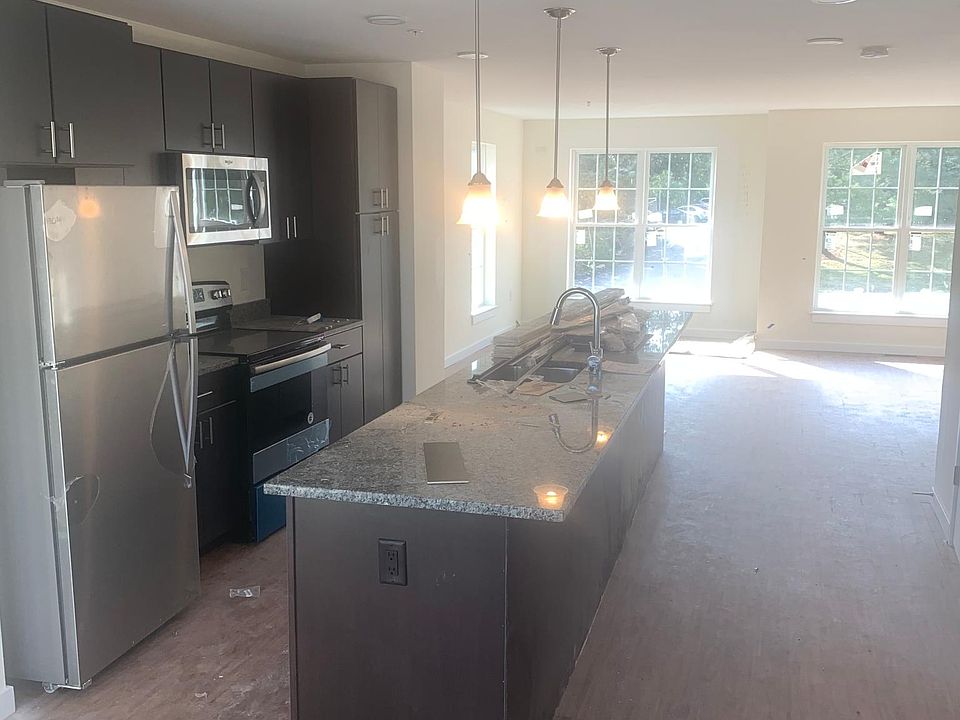 1st image of 120 Tall Oaks Dr Unit E
