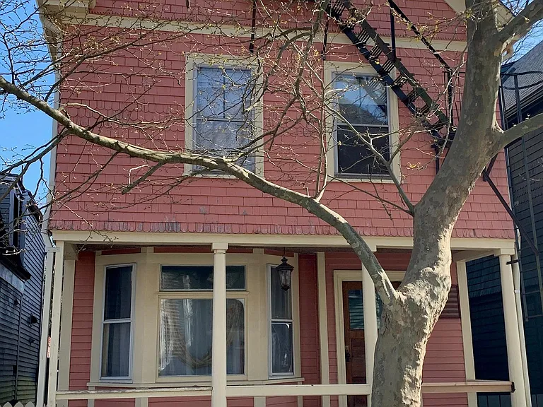 27 Young St #2 — Photo 26