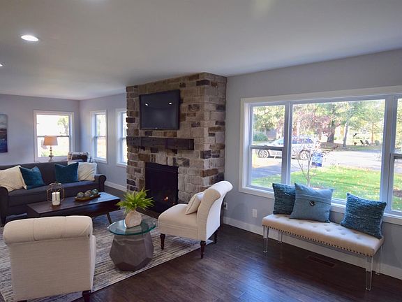 3rd image of 422 Cornell Ave