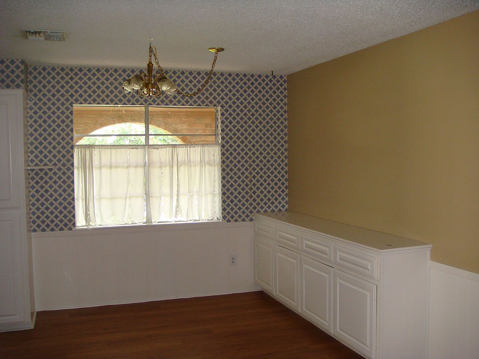 1st image of 209 Poesta Dr