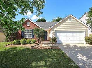 5915 Grove Creek Ln, Charlotte, NC 28273