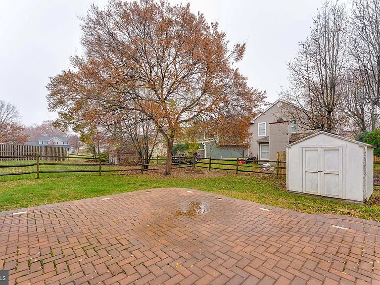 6006 Bobcat Ct — Photo 25