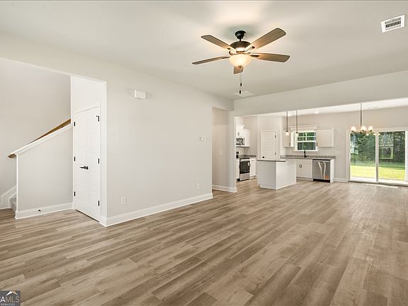 4th image of 337 Crosswinds Dr