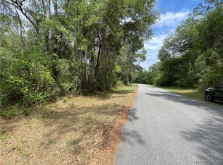 906 E Abend Dr, Citrus Springs, FL 34434