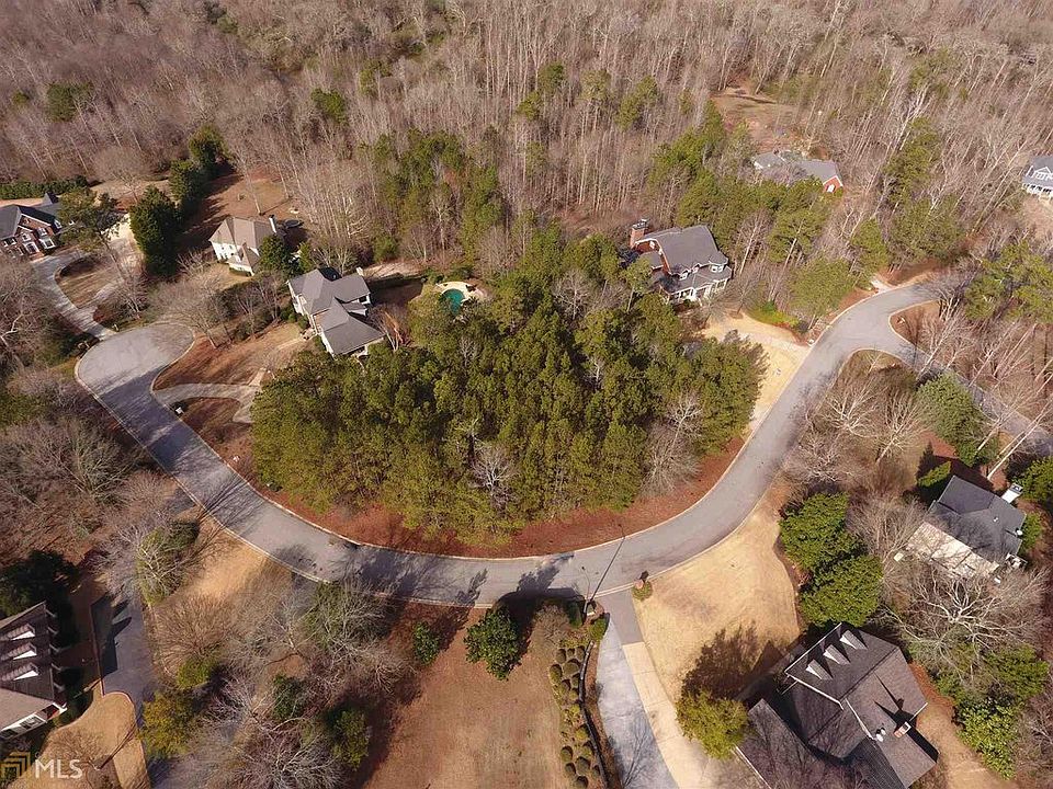 2nd image of 203 Hickory Chase