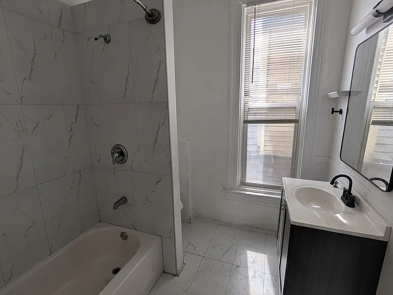 1362 N Bosworth Ave #2A — Photo 9
