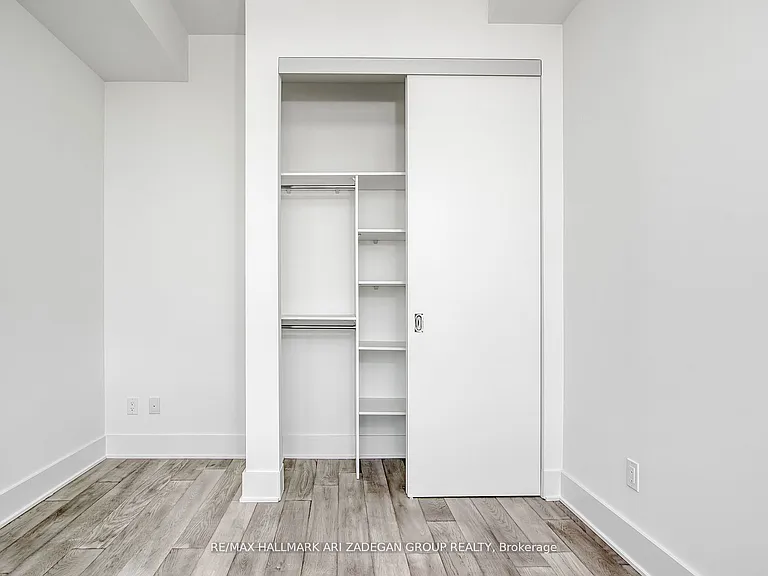11 Yorkville Ave #5806 — Photo 16