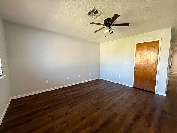 2nd image of 230 Mariposa St