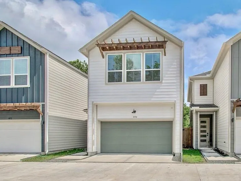 970 Highland Sound Ln — Photo 5