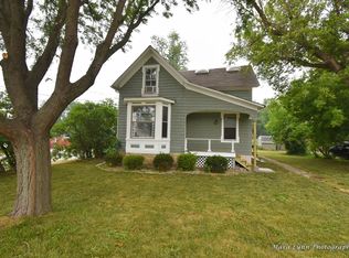 621 1st St, Batavia, IL 60510