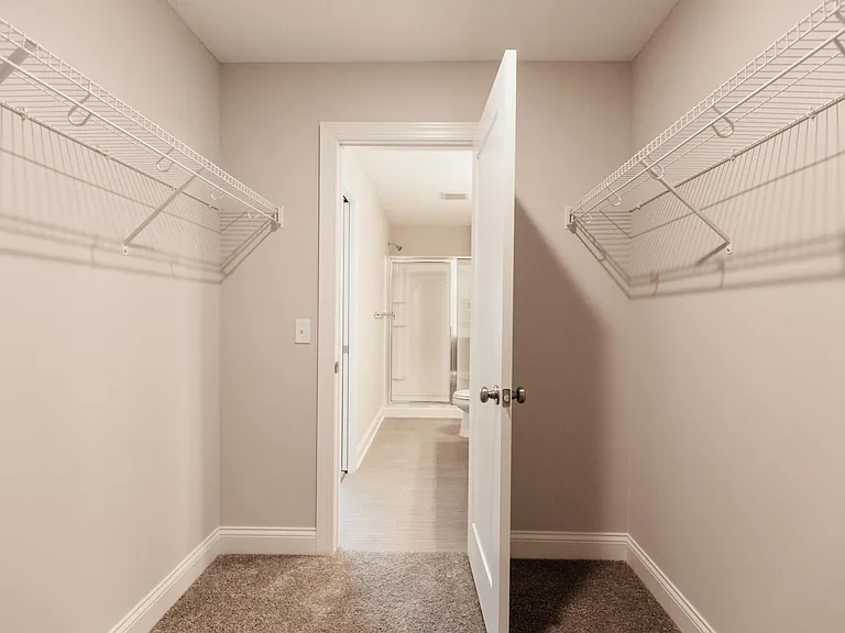 1703 Southpoint Ln — Photo 42