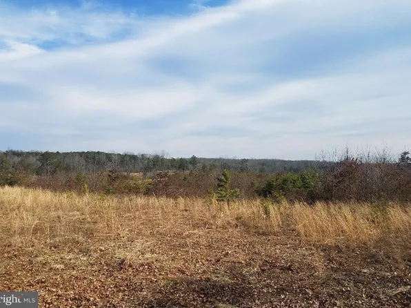 2376 Hickory Creek Rd, Louisa, VA 23093