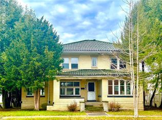 720 N Water St, Uhrichsville, OH 44683