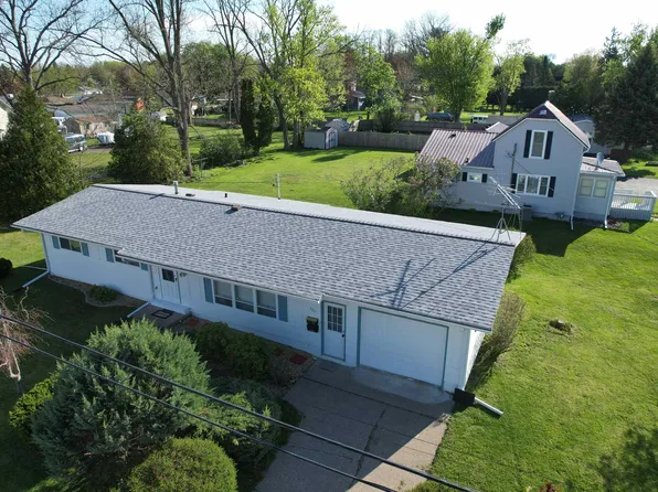 725 Lancaster St, Platteville, WI 53818