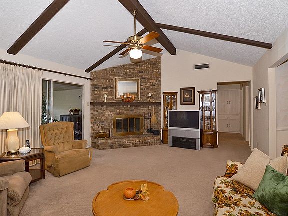 5th image of 1631 Villanova Dr
