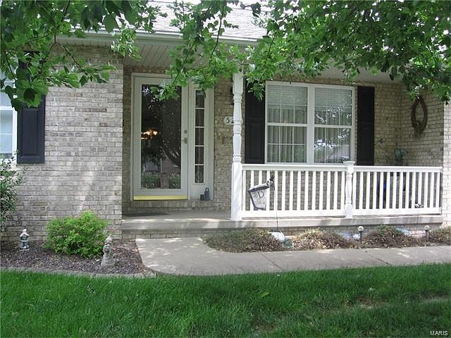 1st image of 520 Plum Ln
