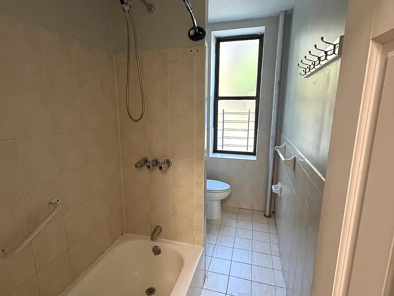 1587 Carroll St #3A — Photo 4