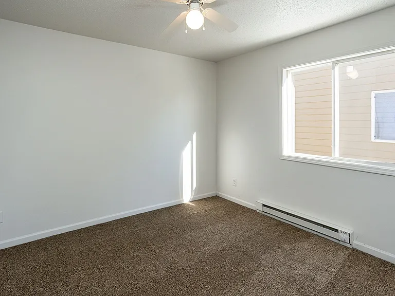 Walnut Pointe — Photo 16