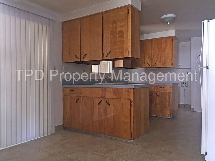 2nd image of 3918 W Garnet St