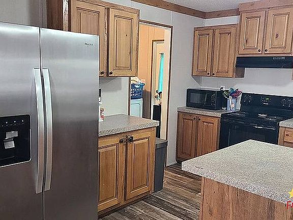 3rd image of 321 Banyan Ln