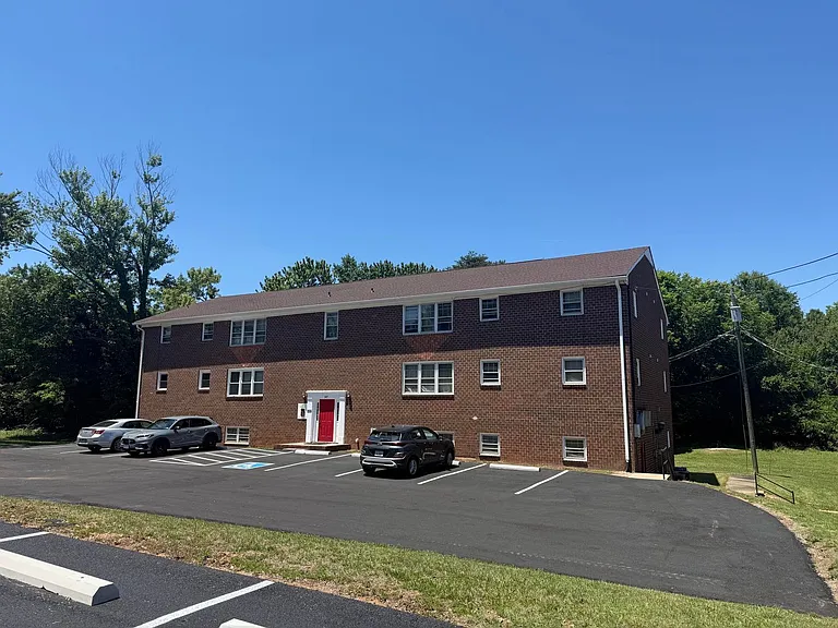 147 Wesley Dr — Photo 1