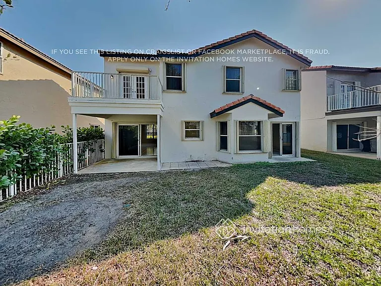 18057 SW 12th Ct — Photo 21