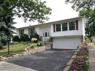 8039 Dartmouth Ln, Hanover Park, IL