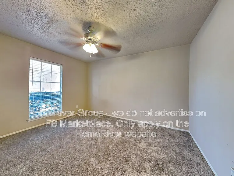 1402 Fair Oaks Blvd — Photo 13