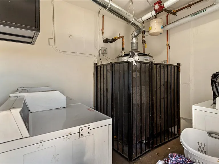 685 S Coronado St #207 — Photo 13