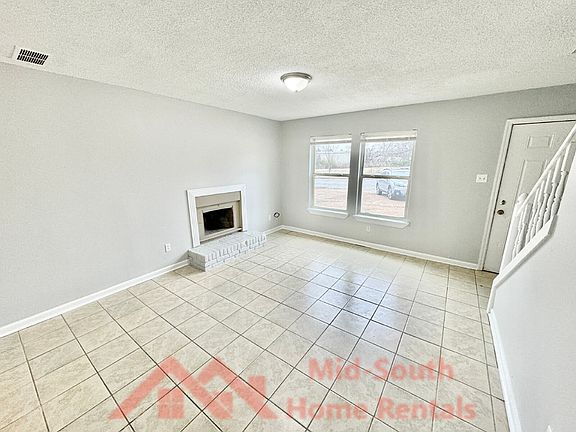 3rd image of 3538 Christine Rd