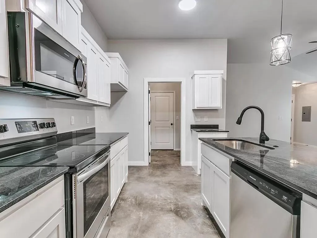 3 bed, 1246 sqft, $1,495 — Photo 3