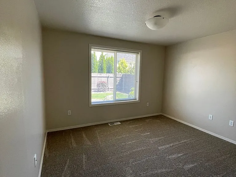 609 S Harborview St — Photo 19