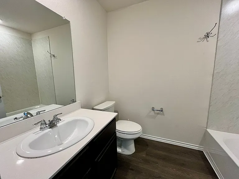 2304 Lattimore St — Photo 18