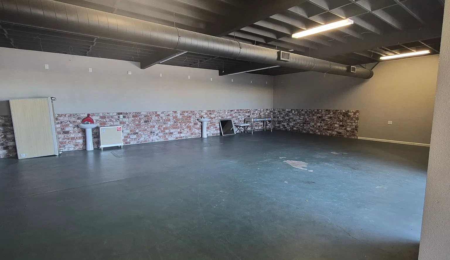 Commercial Property with a Condo Like Space on the 2nd Floor - Endless Possibilities — Photo 3