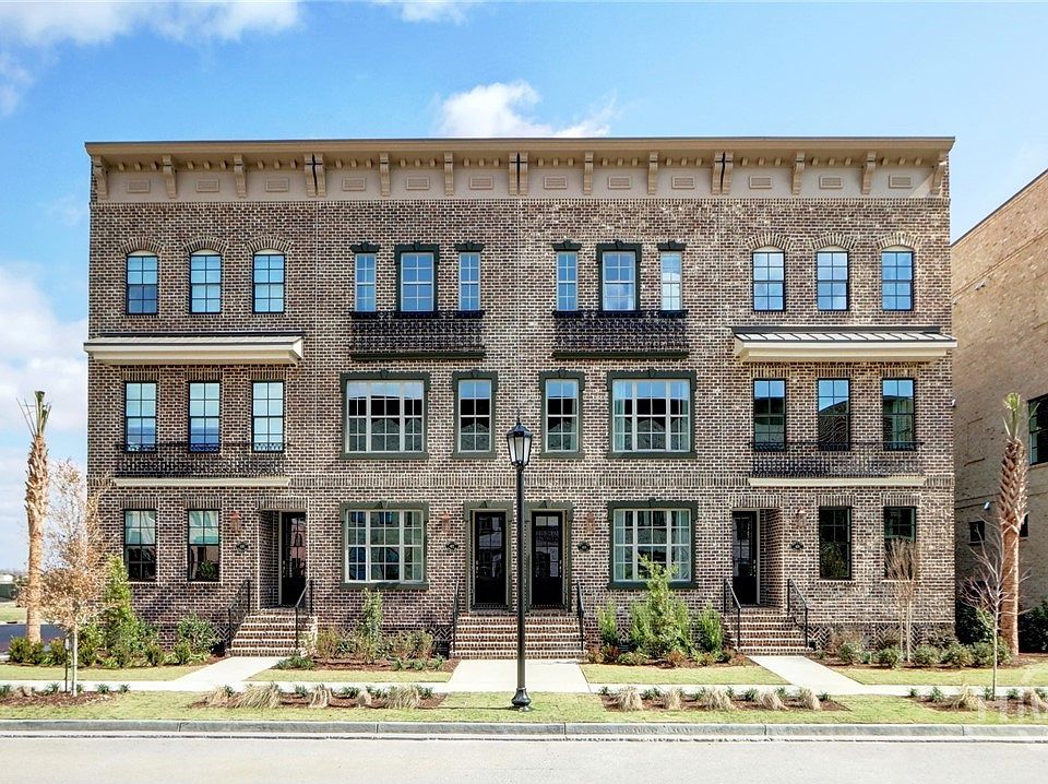 1st image of 404 Upper East Avenue