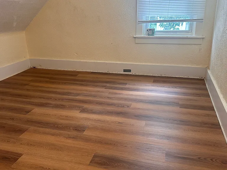 77 Hazelwood Ave #2 — Photo 4