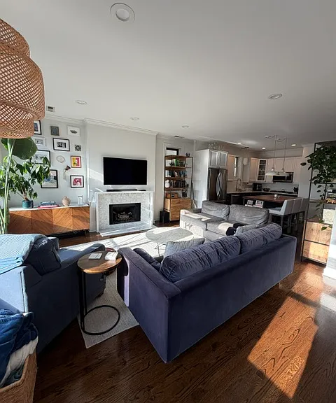910 N Wolcott Ave #2 — Photo 5